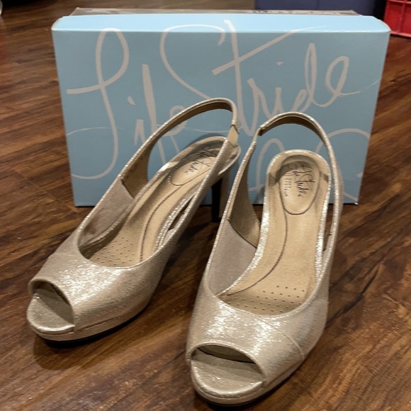 Life Stride sz 9 gold heels - Picture 5 of 5
